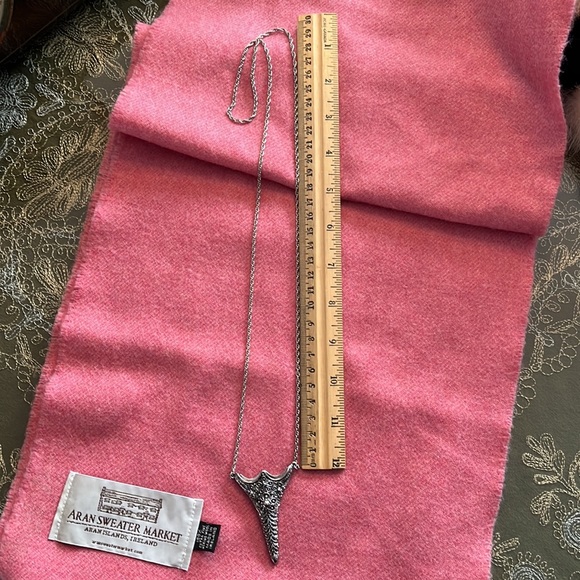 Vase Flower holder necklace, pendant. Like new condition. - Picture 9 of 13